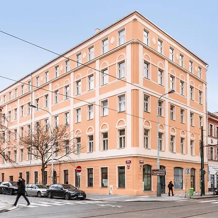 Turnkey I Karlín Square * Praga
