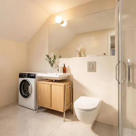 Apartamento Turnkey I Karlín Square *