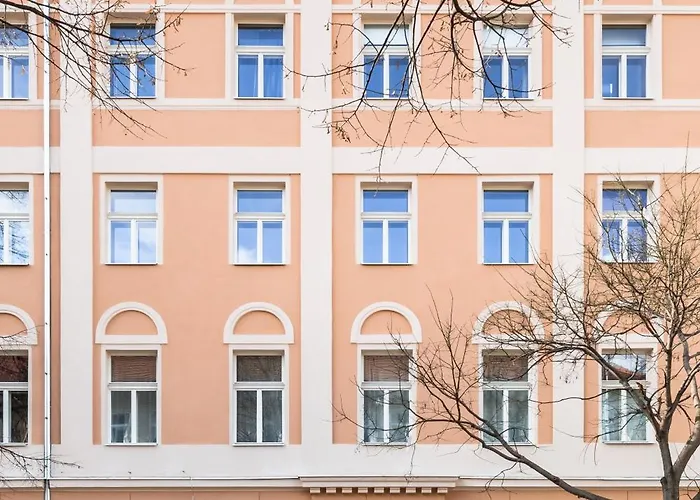 Turnkey I Karlin Square Lägenhet