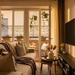 Turnkey I Karlin Square Apartment *