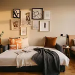 Turnkey I Karlin Square Apartment *