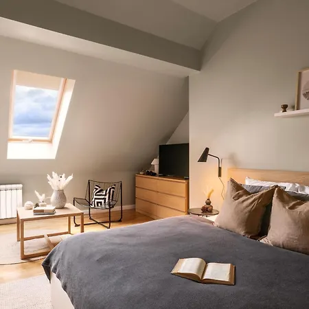 Turnkey I Karlin Square Apartman *