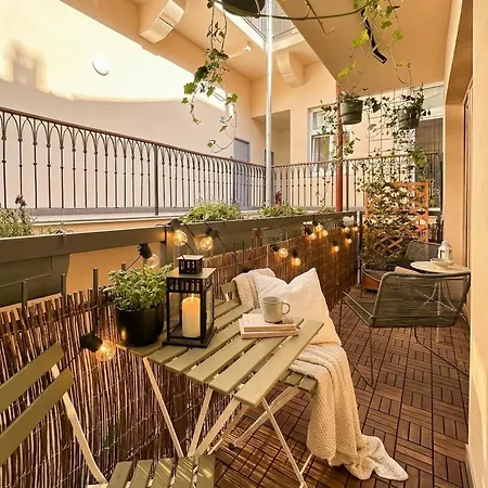 Turnkey I Karlin Square * Prag