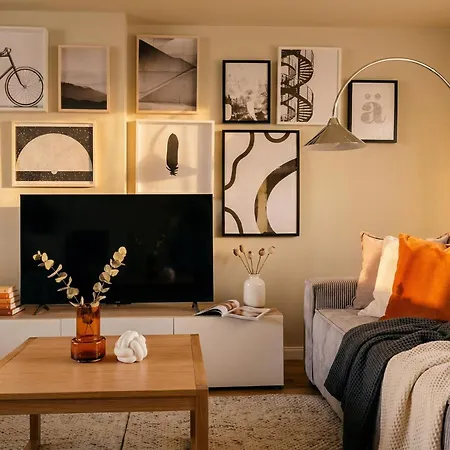 Turnkey I Karlin Square * Prag