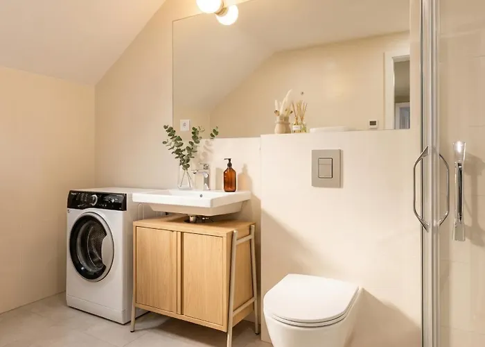 Apartamento Turnkey I Karlín Square *