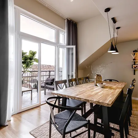 Turnkey I Karlin Square Praag
