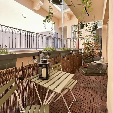 Appartement Turnkey I Karlin Square Praag