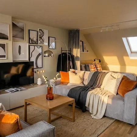 Turnkey I Karlin Square Apartment *